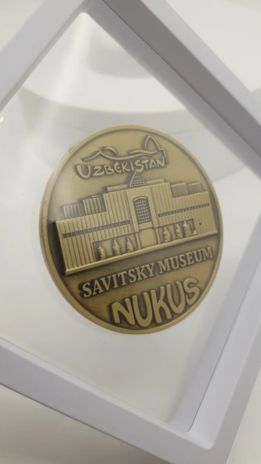 «Savitskiy muzeyi — Nukus» oltin rangli kolleksion tanga